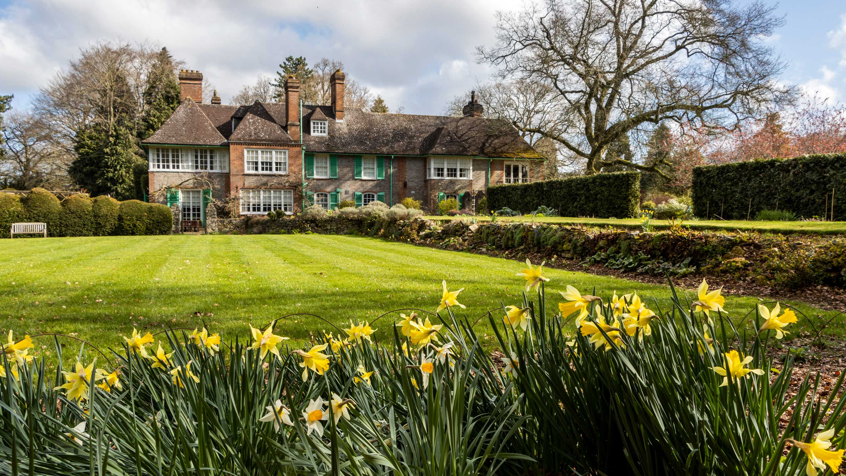 Nuffield Place c NT James Dobson